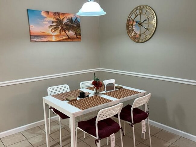 Building Photo - 1700 SW 16th Ct