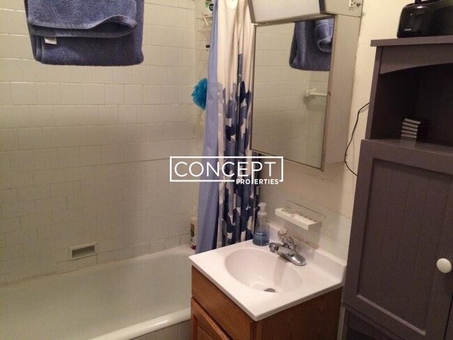 Building Photo - 1610A Massachusetts Ave. Unit 1B