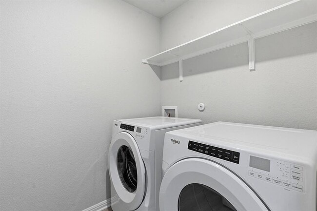 Building Photo - 104 Texas Agate Dr