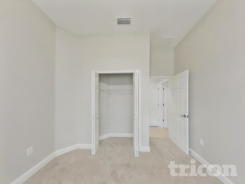 Building Photo - 821 Songbird Dr