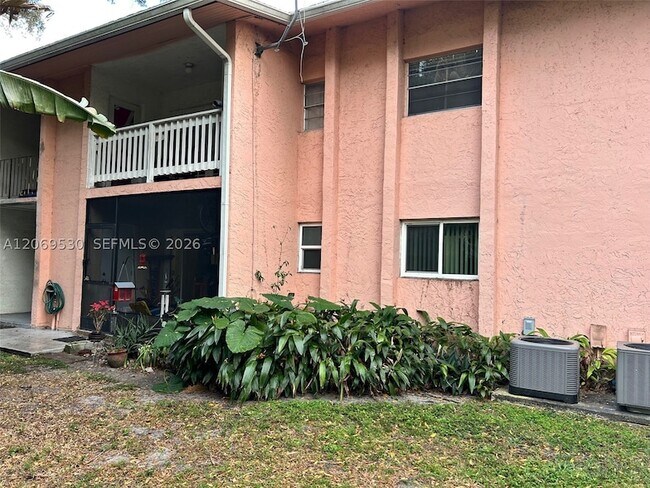 Building Photo - 815 SW 30th St