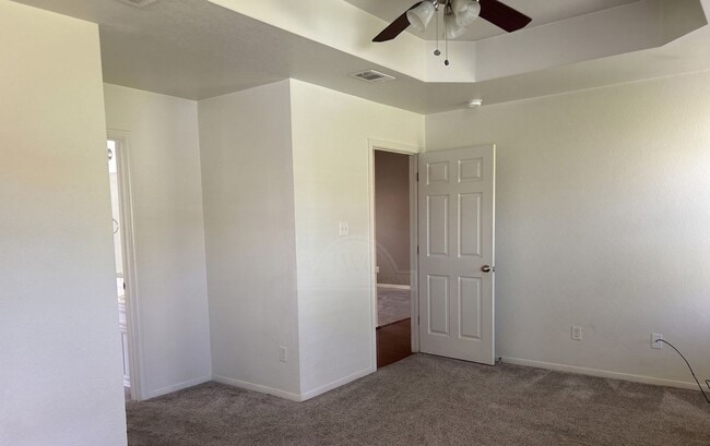 Building Photo - 9911 Diana Dr