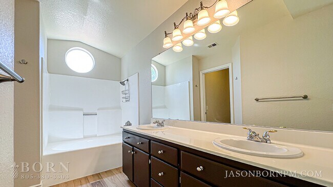 Building Photo - 15327 Braun Ct