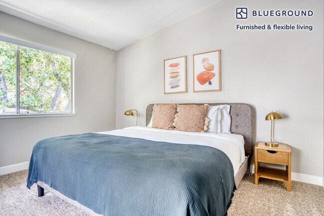 Building Photo - 932 Willowleaf Dr