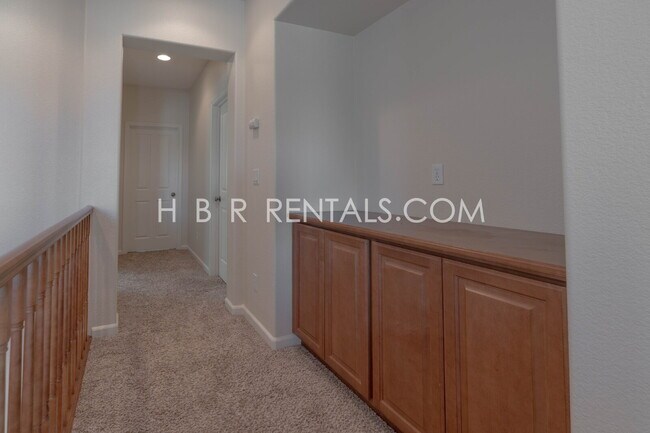Building Photo - 521 S Altura Ct