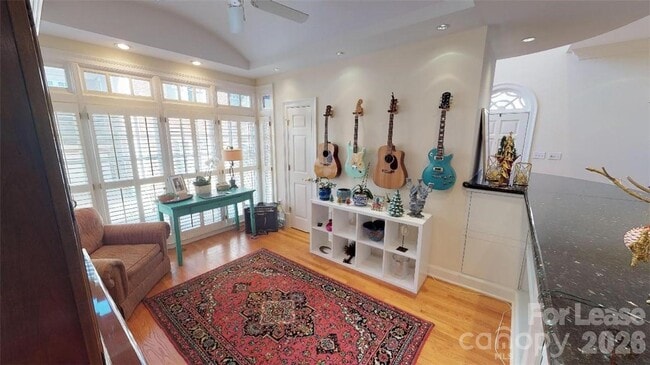 Building Photo - 1141 Dilworth Crescent Row