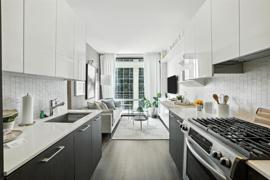 Building Photo - 133 W Wacker Dr