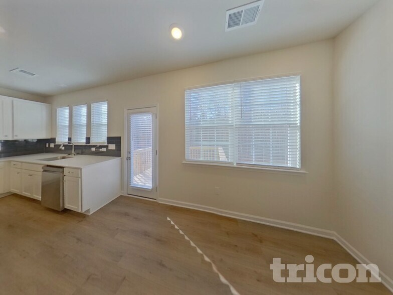 Building Photo - 1041 Bandon Dr