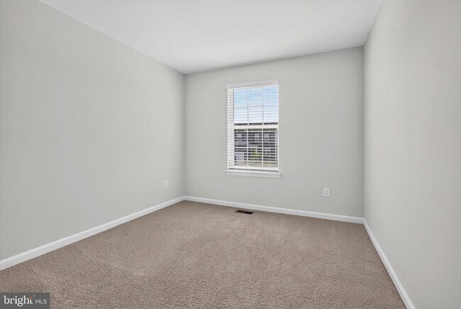 Building Photo - 3155 White Tail Dr