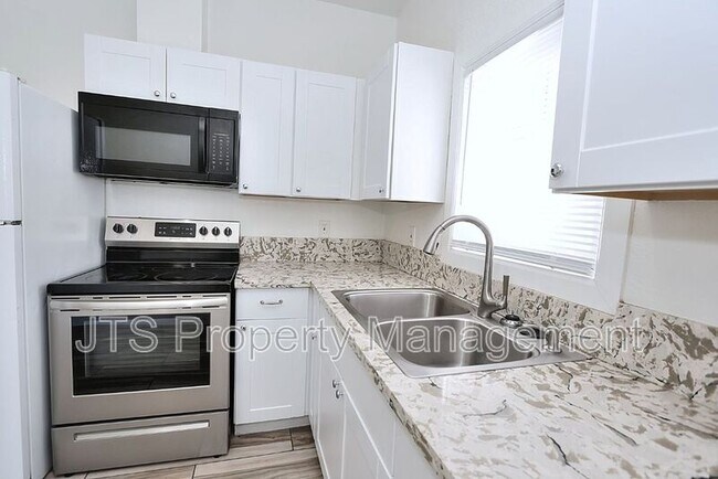 Building Photo - 1119-200 24th St