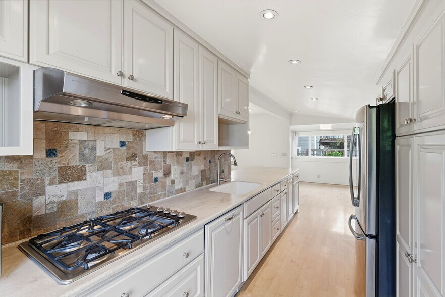 Building Photo - 603 Poplar Ave