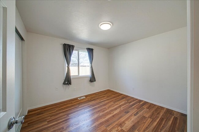 Building Photo - 740-742 Pennsylvania St