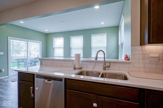 Building Photo - 6810 Birmingham Ave