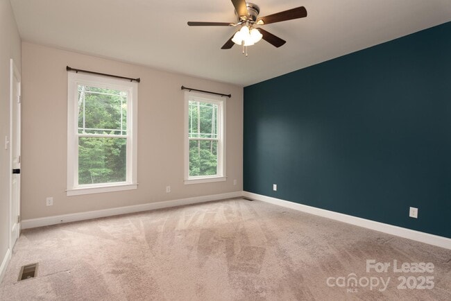 Building Photo - 6835 Ingleside Dr