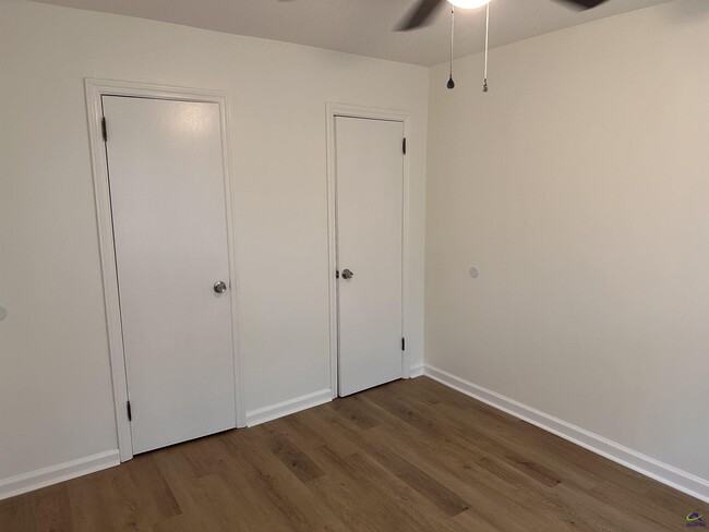 Building Photo - 313 Cherokee Dr