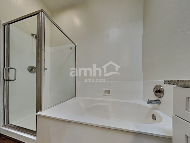 Building Photo - 10191 N Tarheel Pl