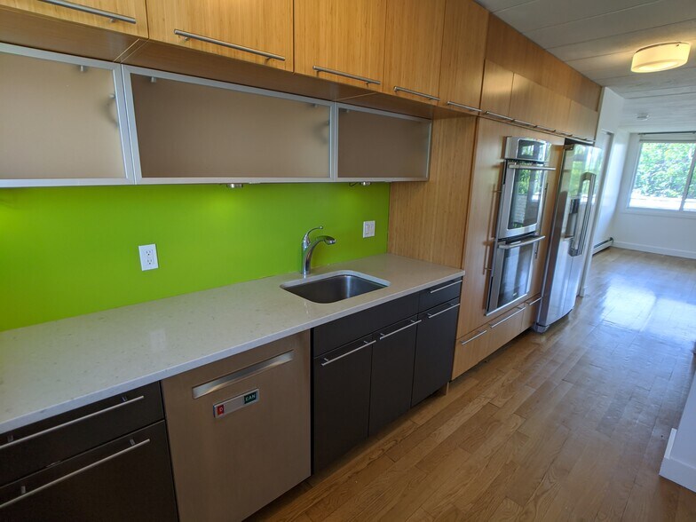 Building Photo - 345 Harvard St