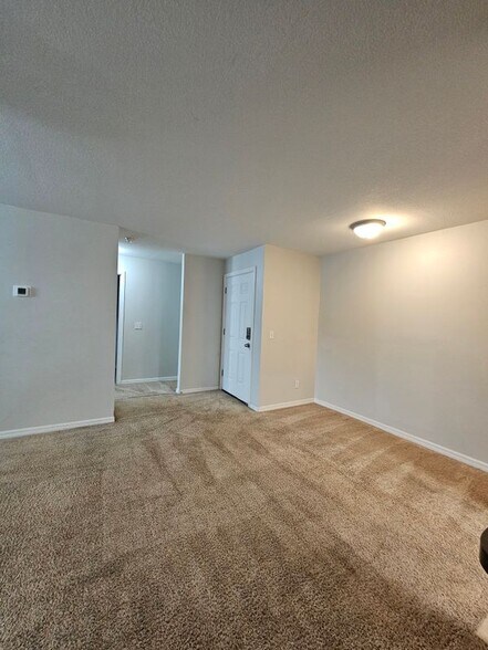 Building Photo - 540 Golden Raintree Pl