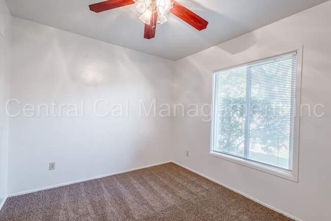 Building Photo - 347-351 E Marengo Ave