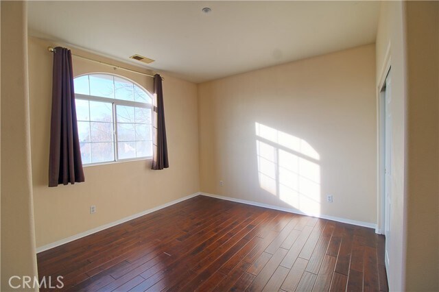 Building Photo - 206 N La Salle St