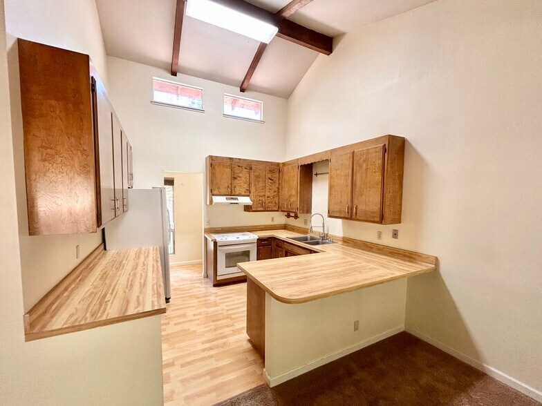 Building Photo - 15558 Nopel Rd