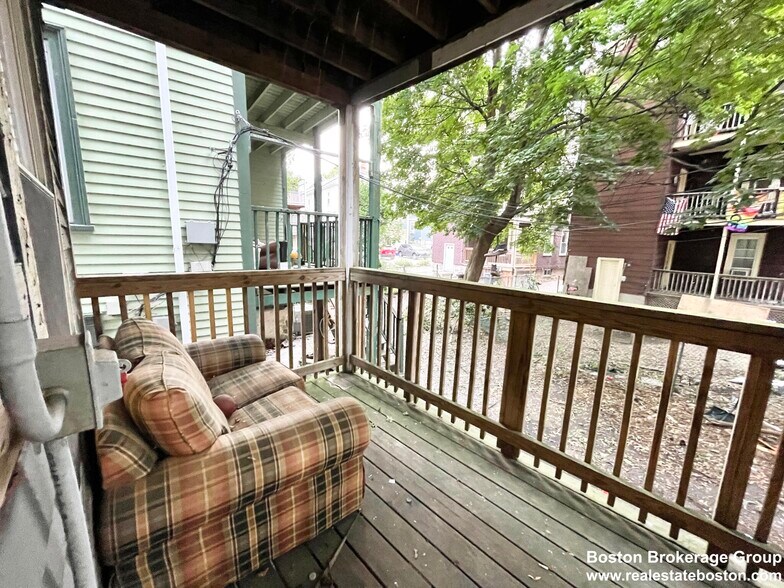 Building Photo - 61 Hillside St