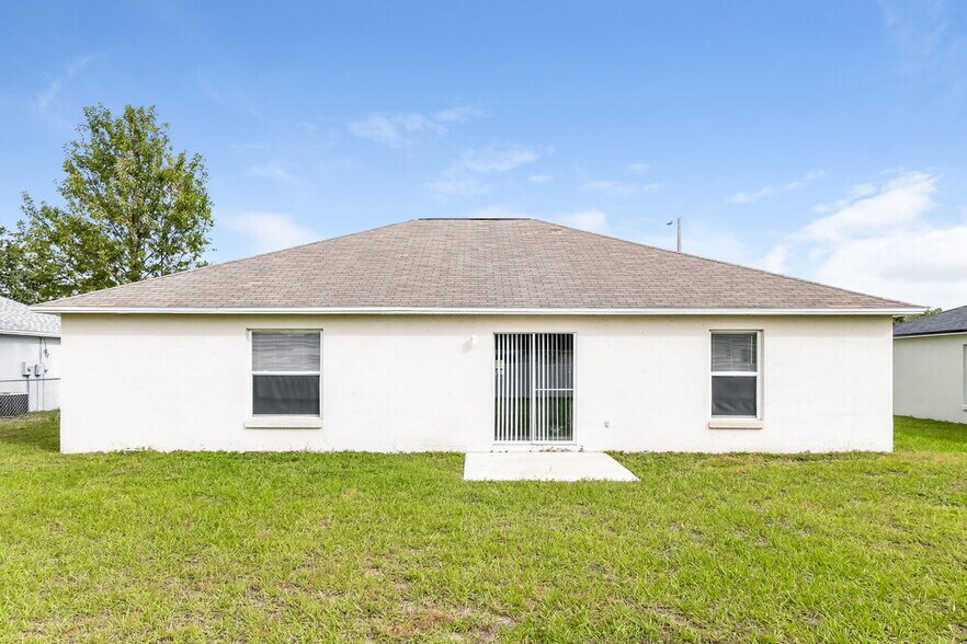 Building Photo - 5009 Quercus Loop