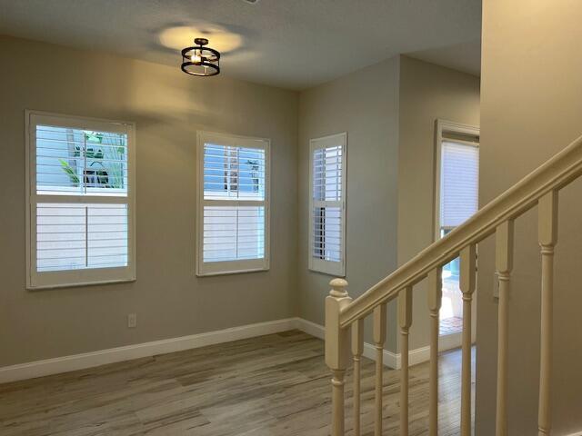 Building Photo - 1820 Flower Dr