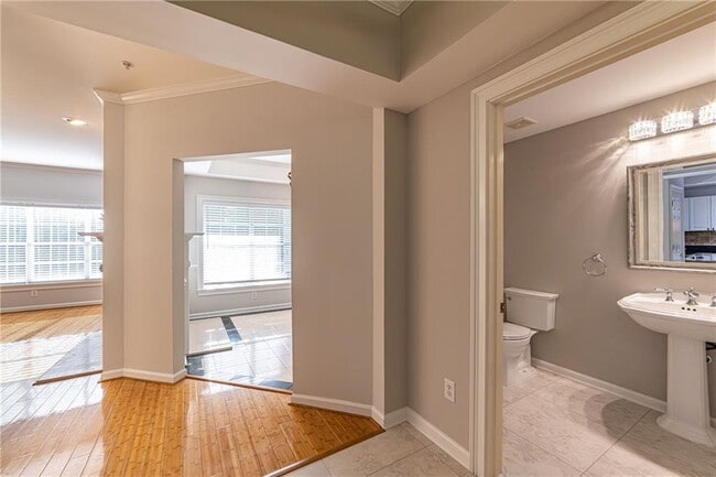 Building Photo - 3275 Lenox Rd NE