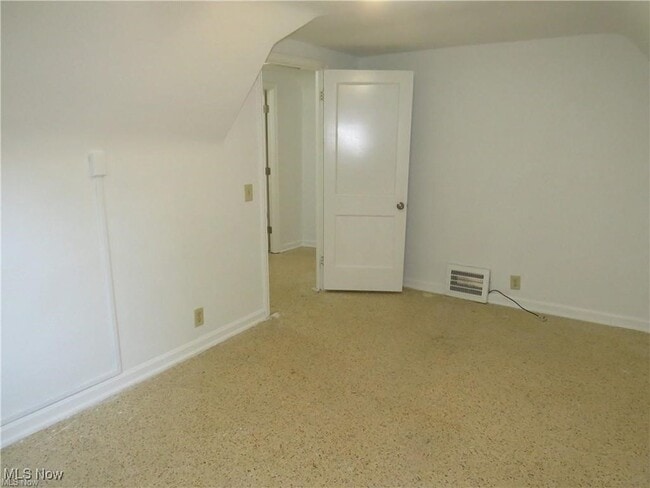 Building Photo - 6424 N Ridge Rd