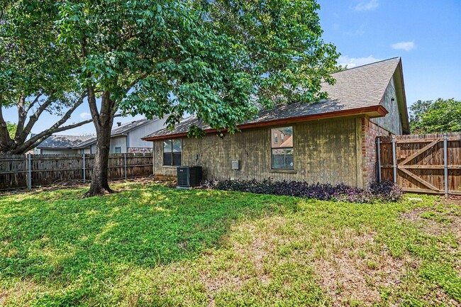 Building Photo - Recently updated 3 bedroom/2 bath home for rent