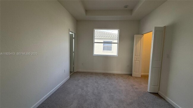 Building Photo - 1096 SE 2nd St