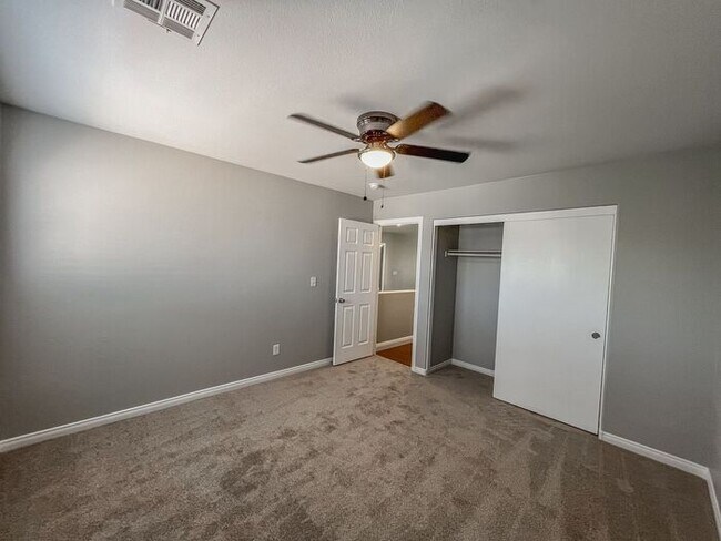 Building Photo - Stunning 5-Bedroom Home in Gated Community...