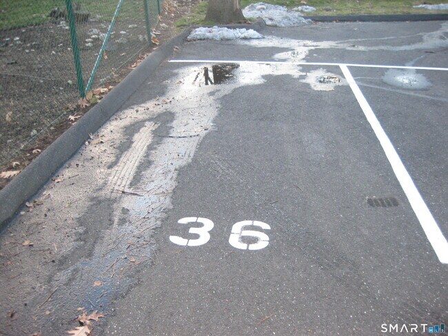 Building Photo - 7 4th St