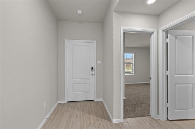 Building Photo - 552 Crestridge Dr N
