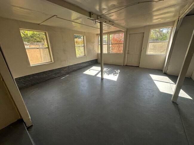 Building Photo - 3461 Ashley Ave