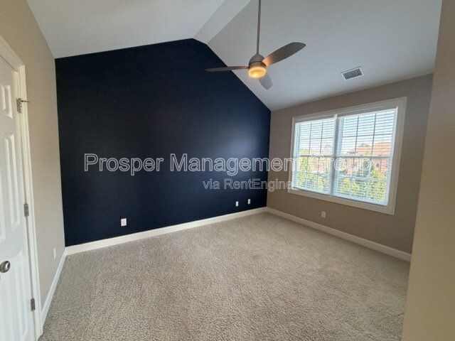 Building Photo - 11 Shadwell St