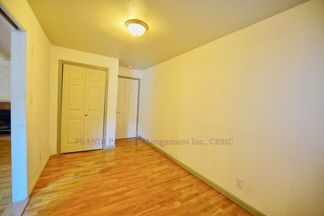 Building Photo - Novato Home with Big Yard, Backs to Pioneer Park!