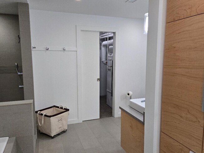 Building Photo - 790 Front St