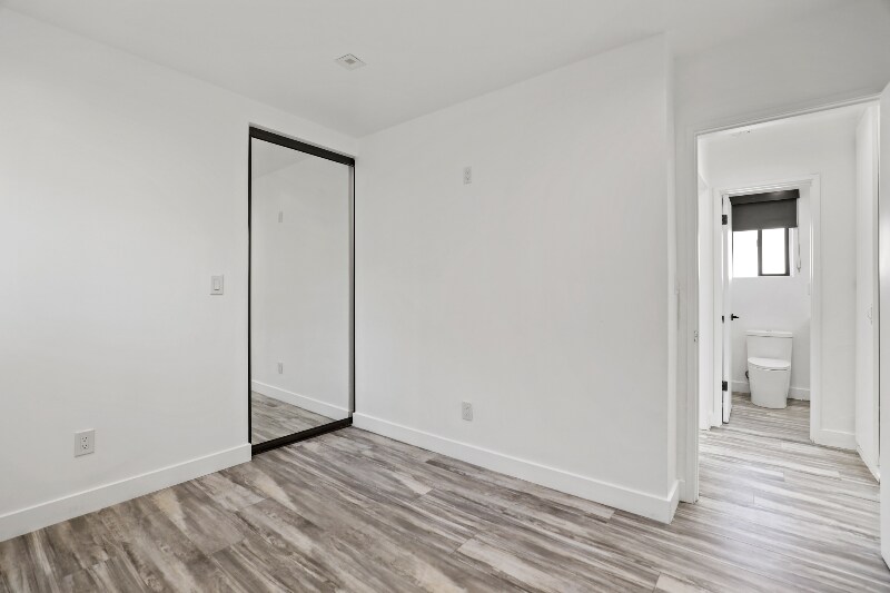 Building Photo - 2814 Sichel St