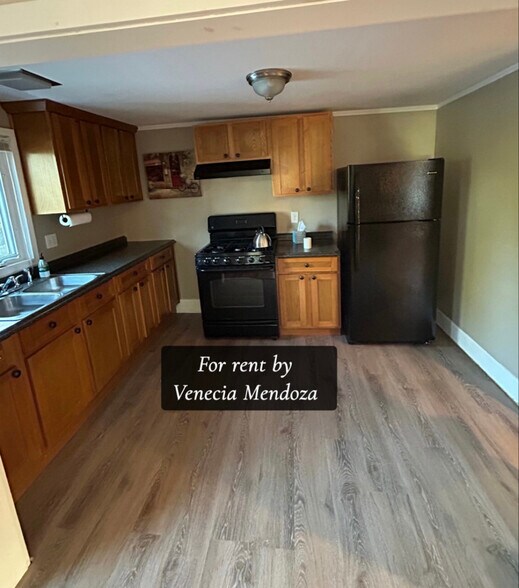 Building Photo - 22 Fairmount St