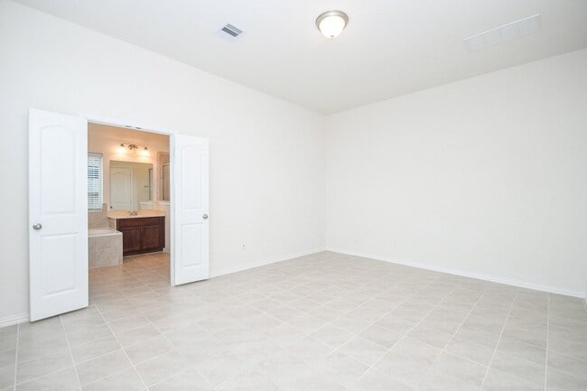 Building Photo - 6142 Thief River Fls Dr