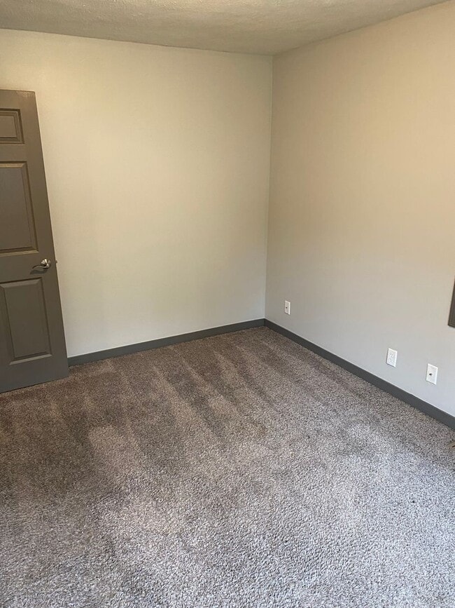 Building Photo - Fully Updated 3 Bedroom 1 Bath House for Rent