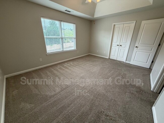 Building Photo - 180 Orchard Dr