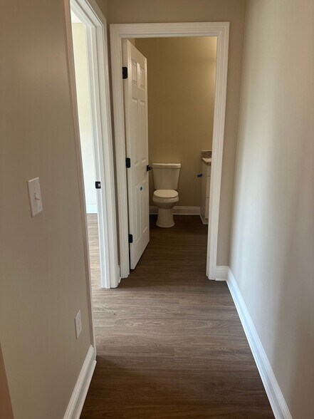 Building Photo - 2247 Parkin Rd