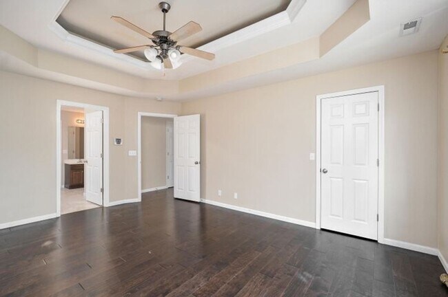 Building Photo - 1403 W Maplewood St