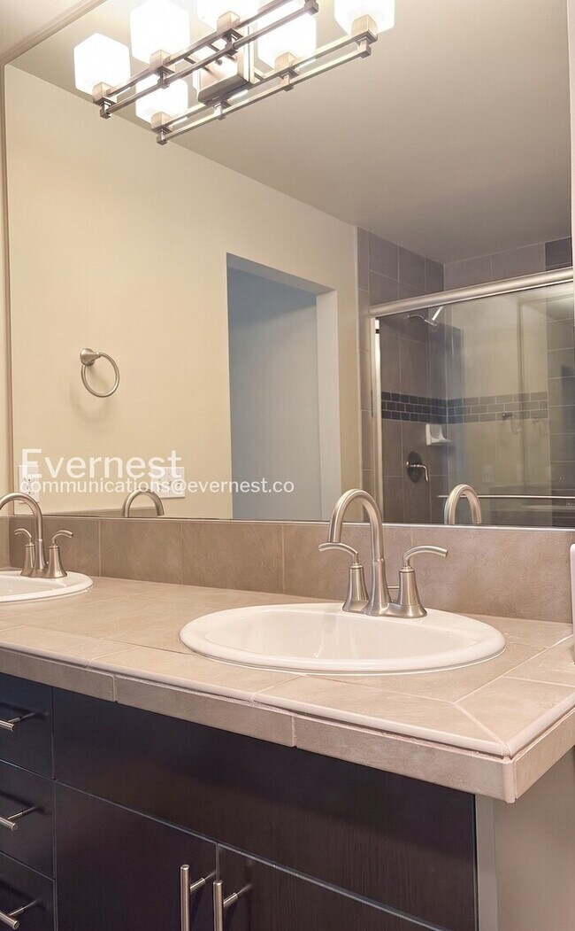 Building Photo - PROMO: Get 50% Off the First Full Month’s Rent when you Move In by 8/15/2026!/3-Bed/2.5-Bath Mode...