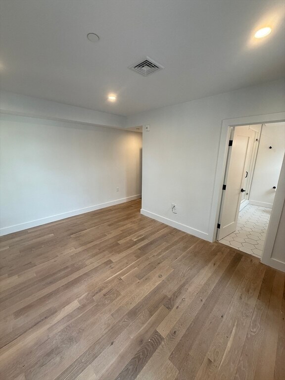 Building Photo - 630 Saratoga St