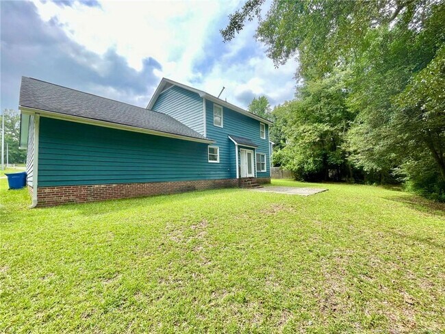 Building Photo - 5775 Sonora Pl