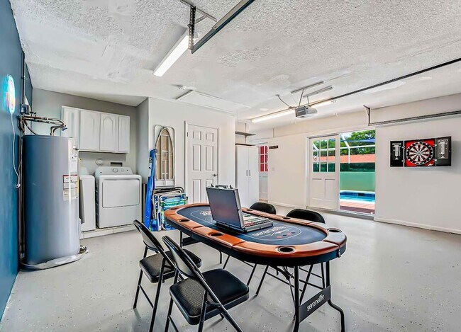 Building Photo - 532 N Palmway